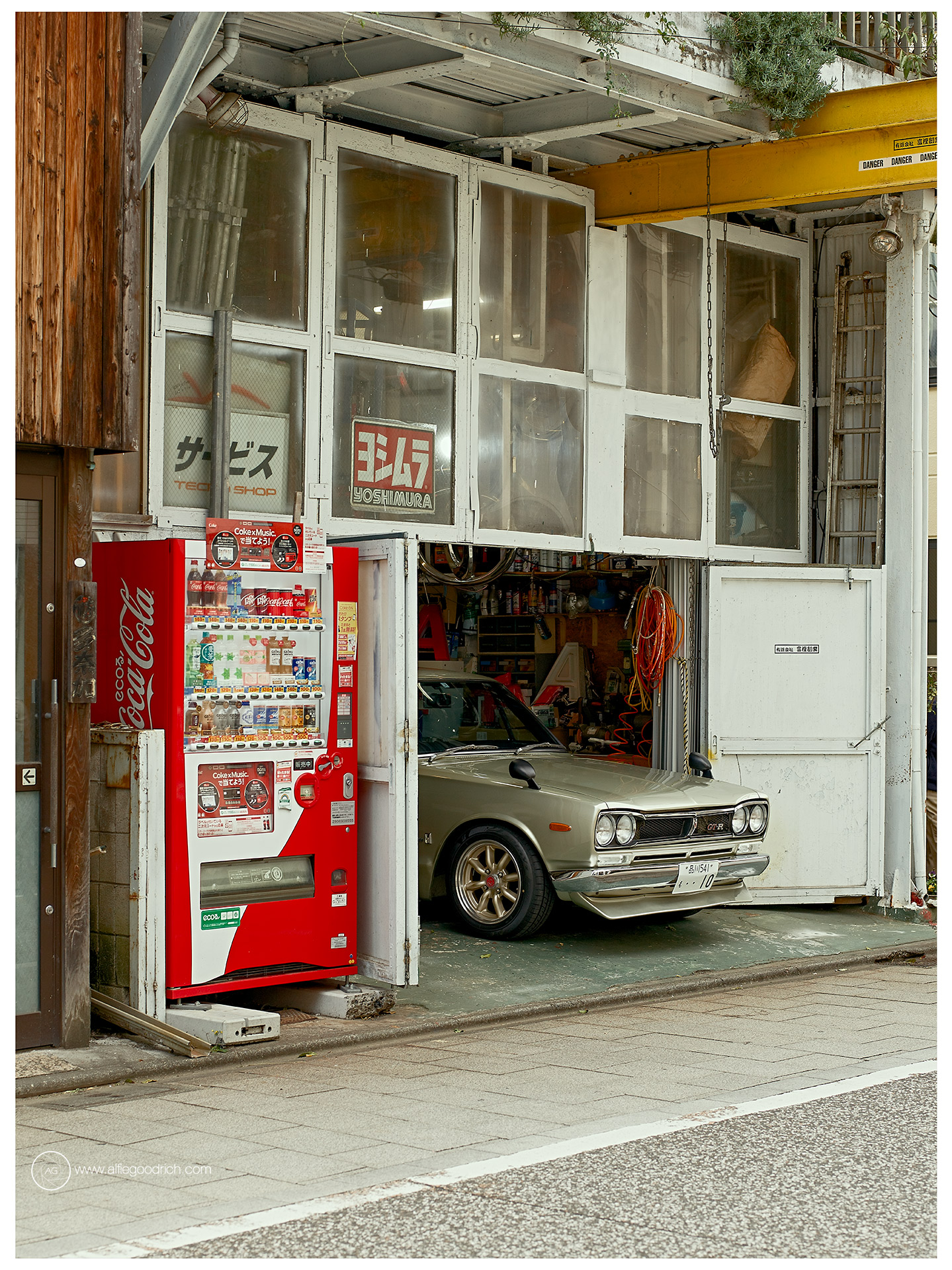 Nissan Skyline GTR on the Old Tokkaido Road, Tokyo