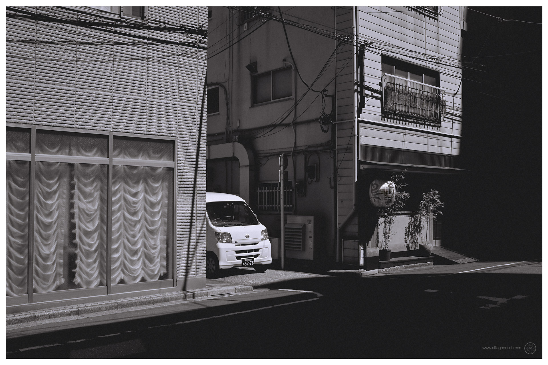 Chasing Light in Kinshicho