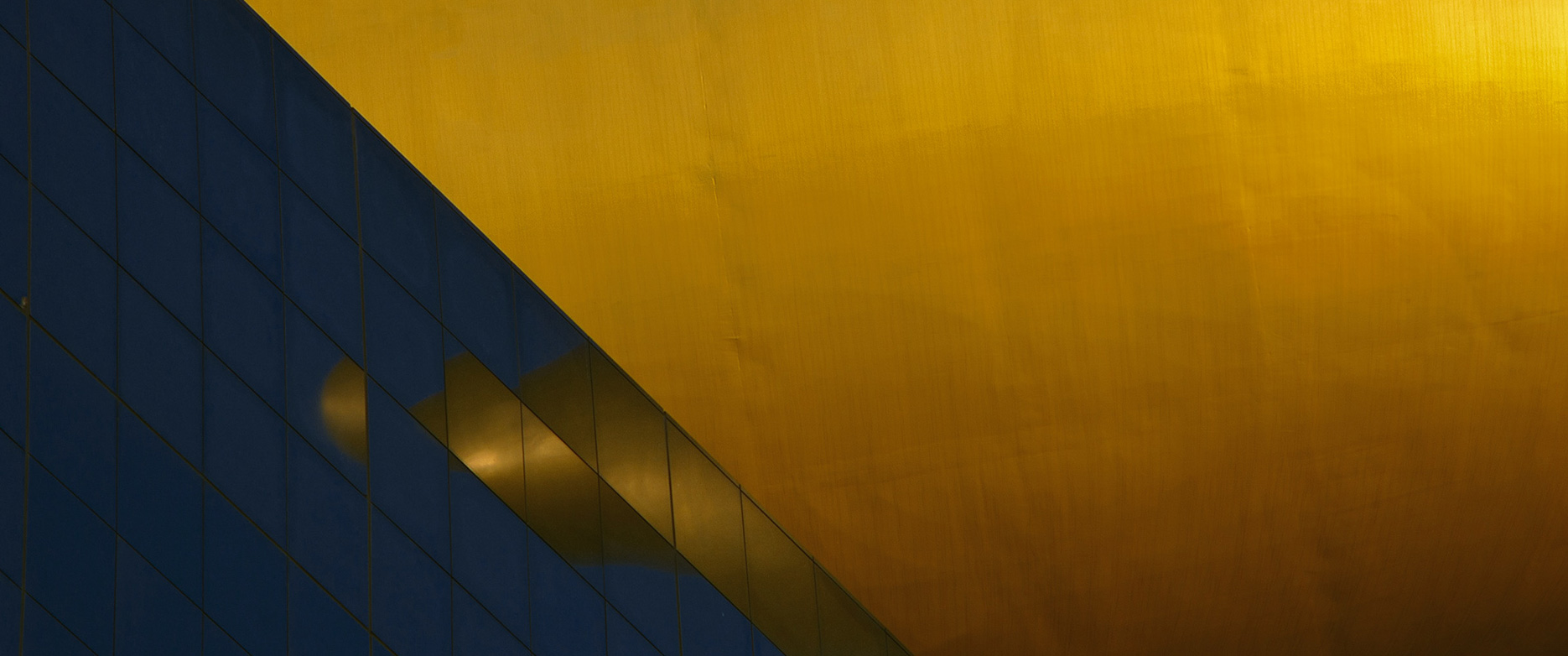 ARCHITECTURE IN TOKYO: Philippe Starck's Asahi Building
