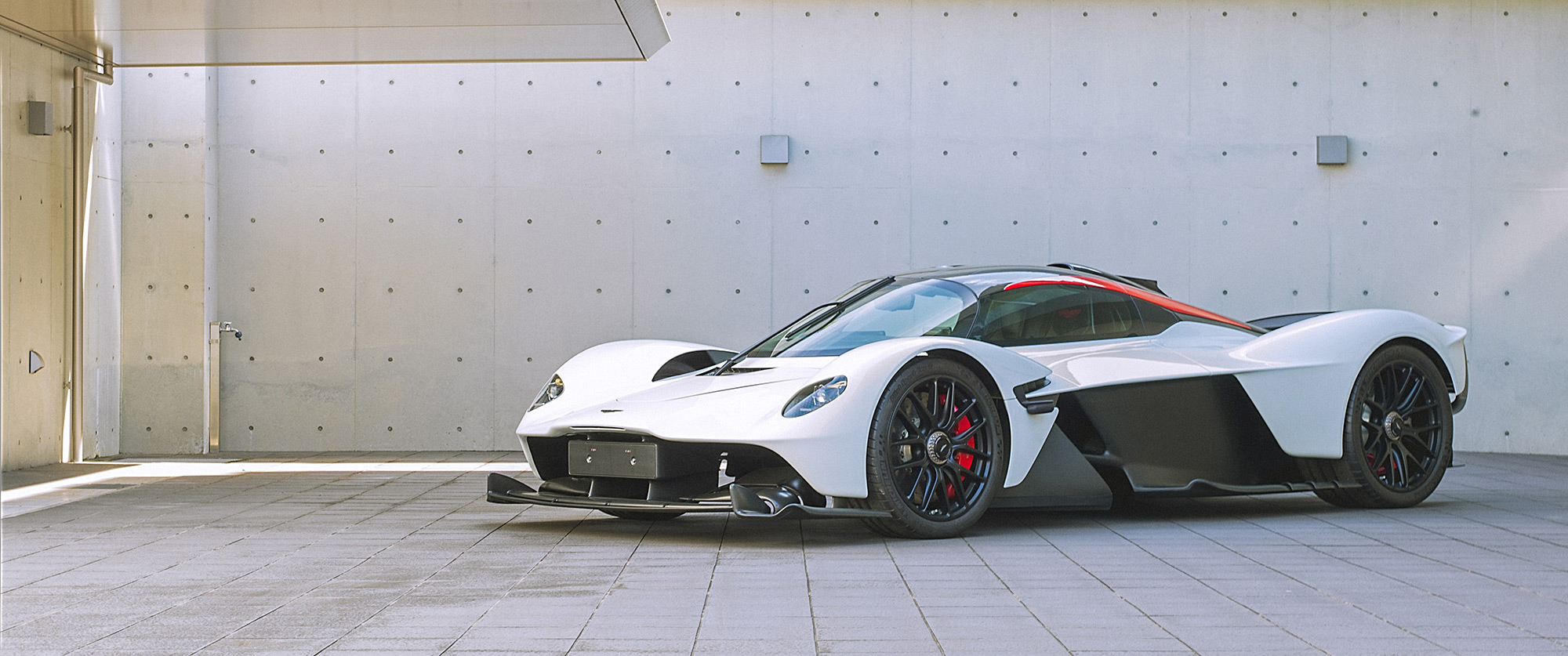 Car photography in Japan: The Aston Martin Valkyrie