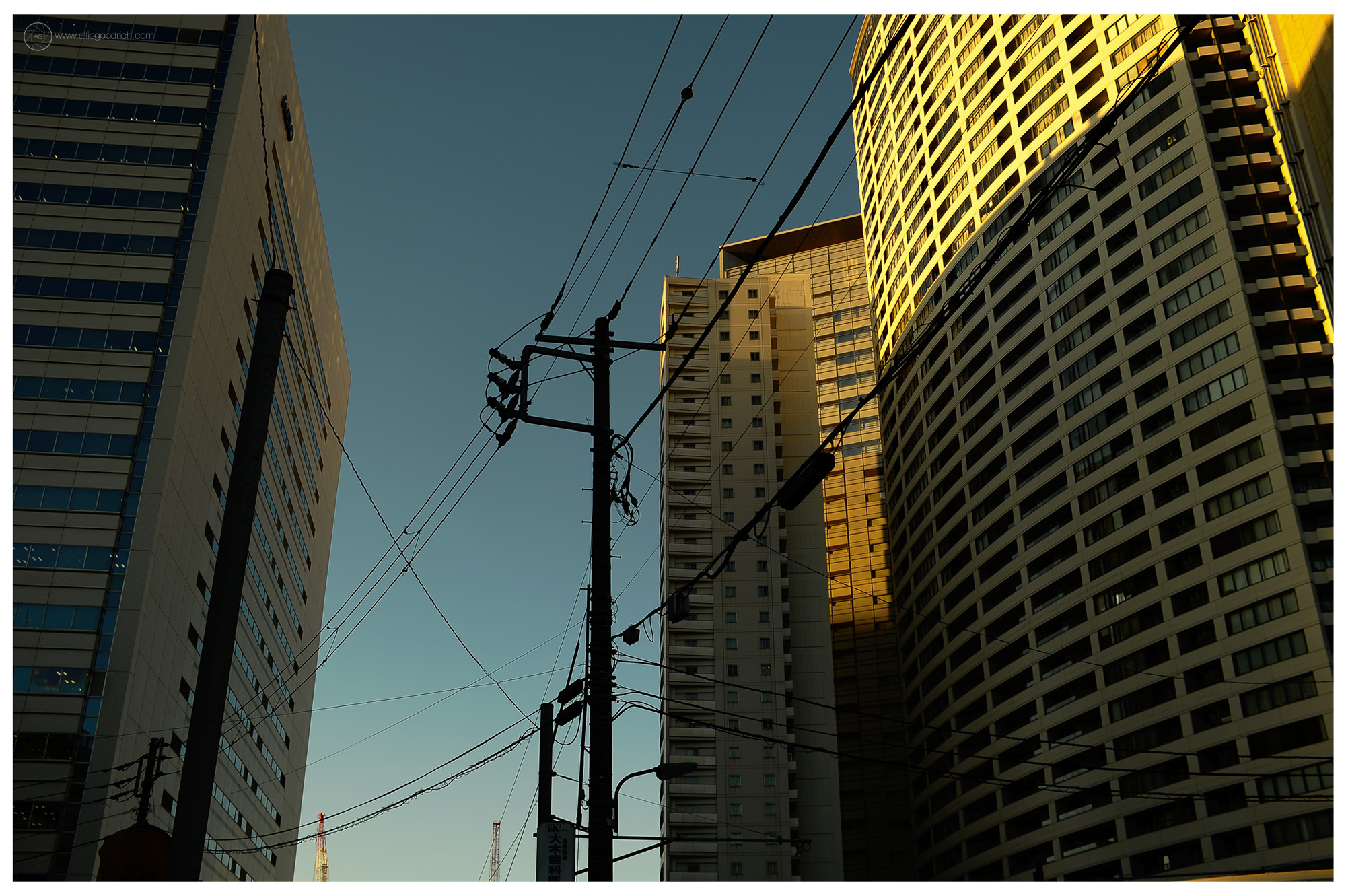 Photowalks in Tokyo: Sunset Into Dusk from Shinagawa to Old Tokkaido Road